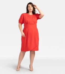 Unieke Elegante Avondjurk Met INGRIDA Scheurhalslijn