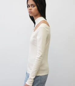 Longsleeve Met Een Hoge Kraag En Cut-out-detail -Dames Outfits Winkel 09f35f4611a04a3f87d294b02f621873