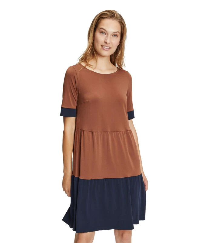 Betty Barclay Jersey Jurk Met Colour Blocking 1 Betty Barclay Jersey Jurk Met Colour Blocking