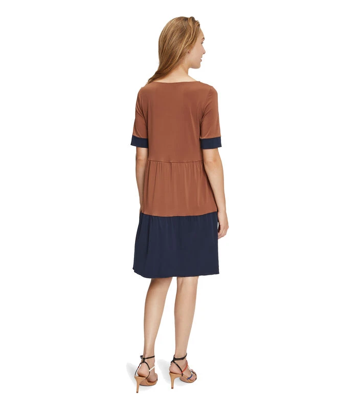 Betty Barclay Jersey Jurk Met Colour Blocking 2 Betty Barclay Jersey Jurk Met Colour Blocking - Afbeelding 2