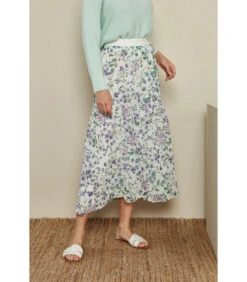 Dames Outfits Winkel 12 Lange Rok Met Kleine Bloemetjes