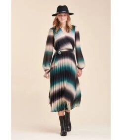 Lange Geplooide Jurk In Tie & Dye Bedrukte Polyester Sluier