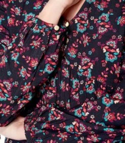 Bedrukte Uitlopende Vloeibare Blouse AMRITA -Dames Outfits Winkel 8d5e1a5acb0648d3a8e2ac8228ba0d88