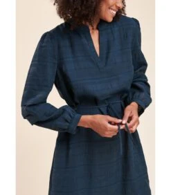 Korte Kledingstrepen Toon Op Je -Dames Outfits Winkel ae08409c74e745a5a97d8d7a4fed7640