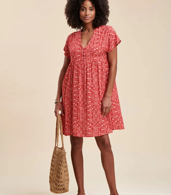 Korte Ruimvallende Jurk Met Print 1 Korte Ruimvallende Jurk Met Print